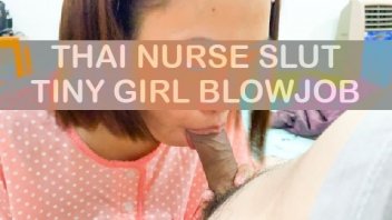 คลิปโป้เสียงไทย4K พยาบาลสาวตัวเล็กเซ็กจัด นั่งดูดควยให้แฟนหนุ่มในที่พัก โม๊กกะดออมไปมิดลำ ดูดแรงๆกินน้ำว่าวให้ด้วย