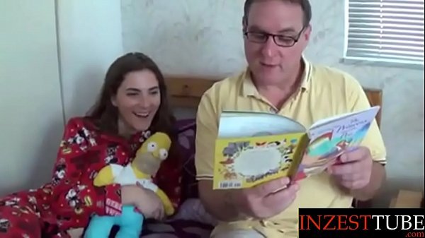   Inzesttube.Cum Over Mouth - Ayah Membaca Anak Perempuan Cerita Sebelum Tidur...
